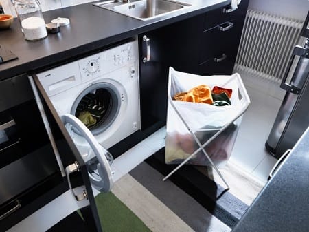 Fordeler og ulemper med innebygde vaskemaskiner