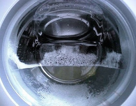 Maskinen trekker vann, men vaskeprosessen starter ikke